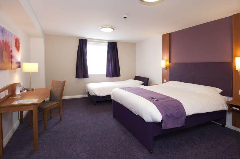 Premier Inn Glastonbury Eksteriør billede